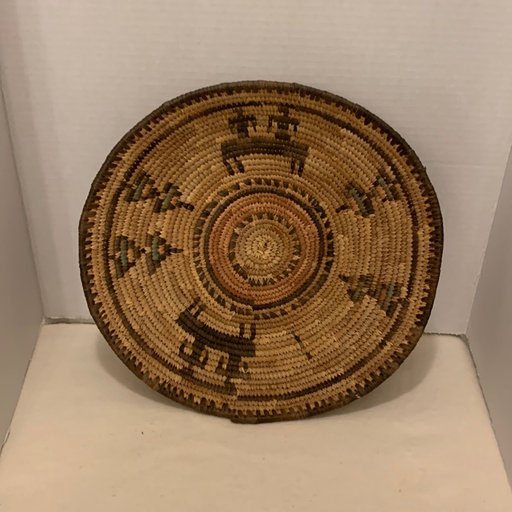 VINTAGE HAND WOVEN BASKET TRAY ::SEA GRASS ??AZTEC PATTERN TIED/CUT BROWNS